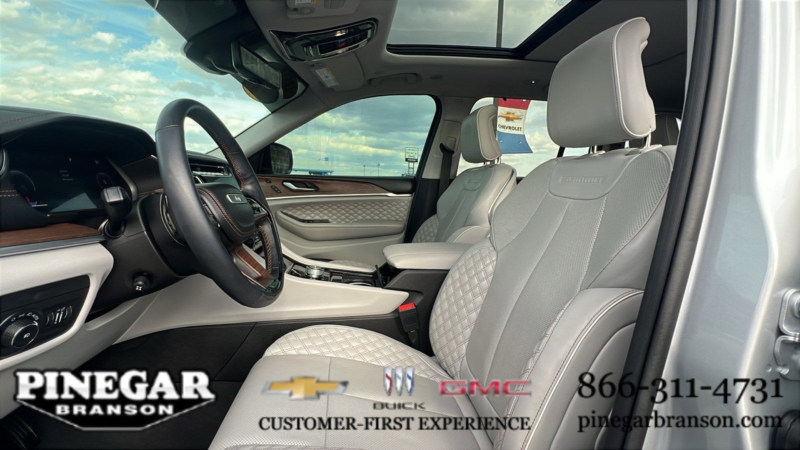 2022 Jeep Grand Cherokee Summit