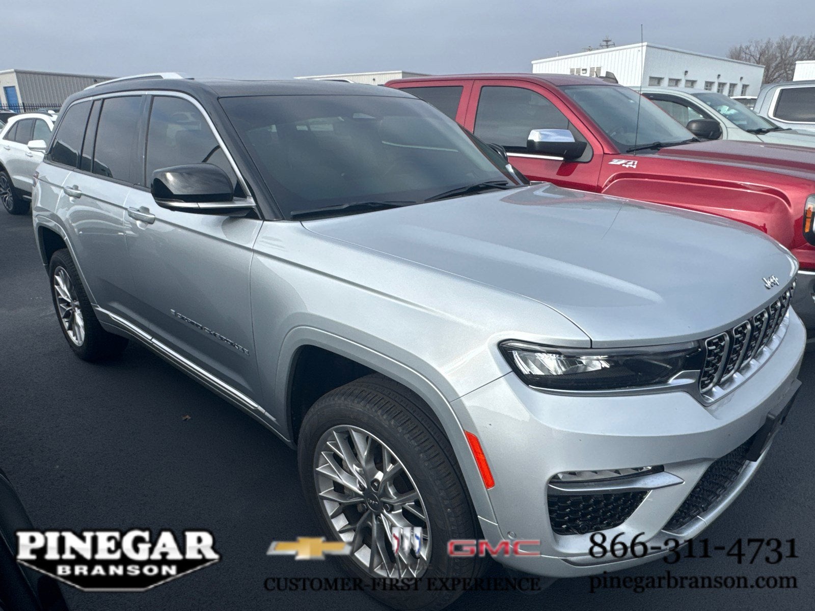 2022 Jeep Grand Cherokee Summit