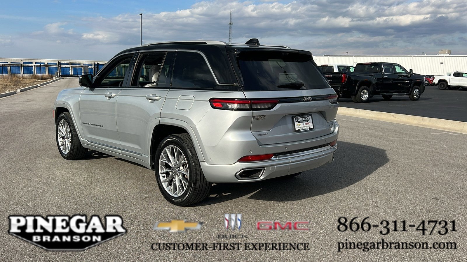 2022 Jeep Grand Cherokee Summit