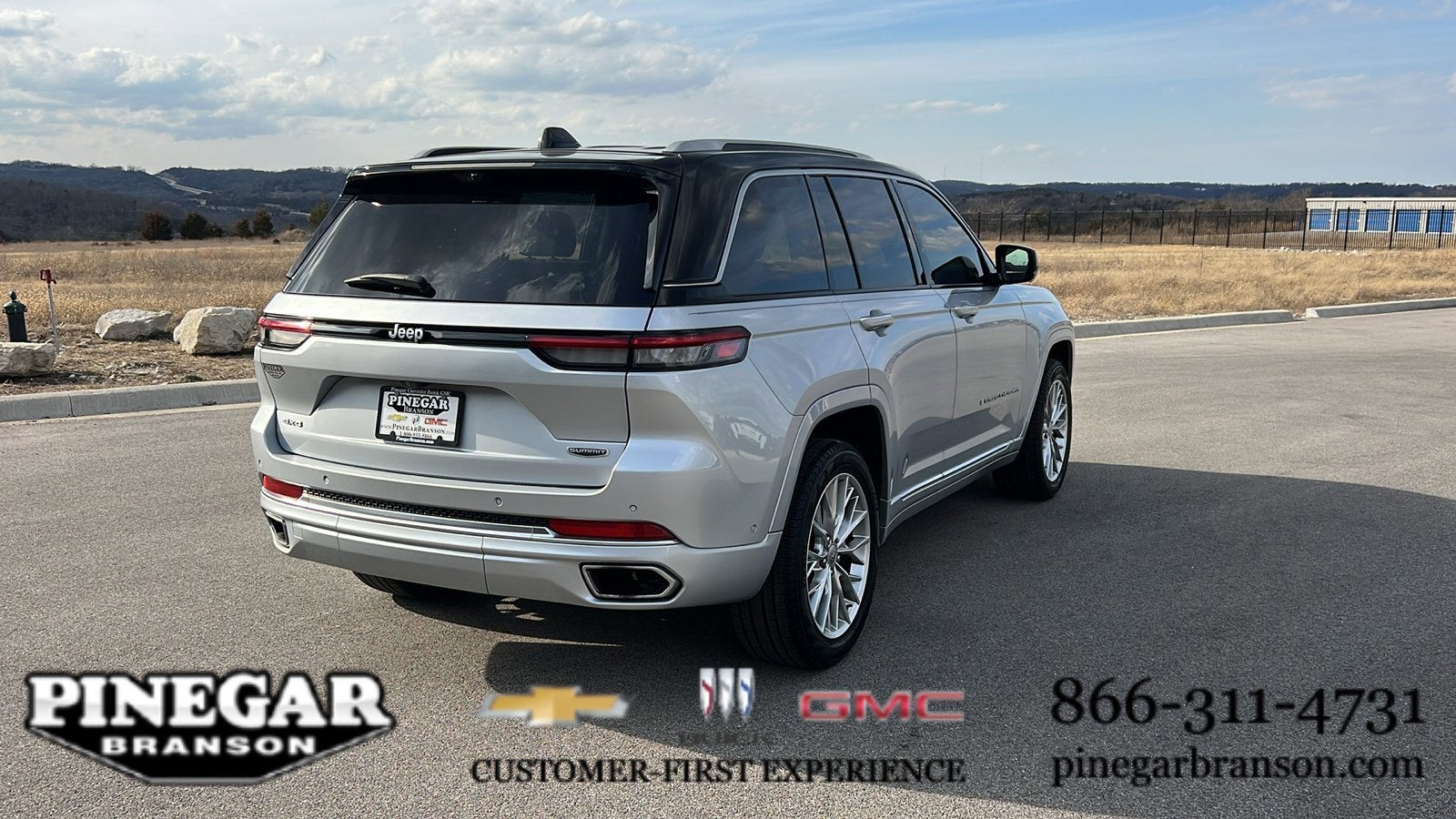 2022 Jeep Grand Cherokee Summit