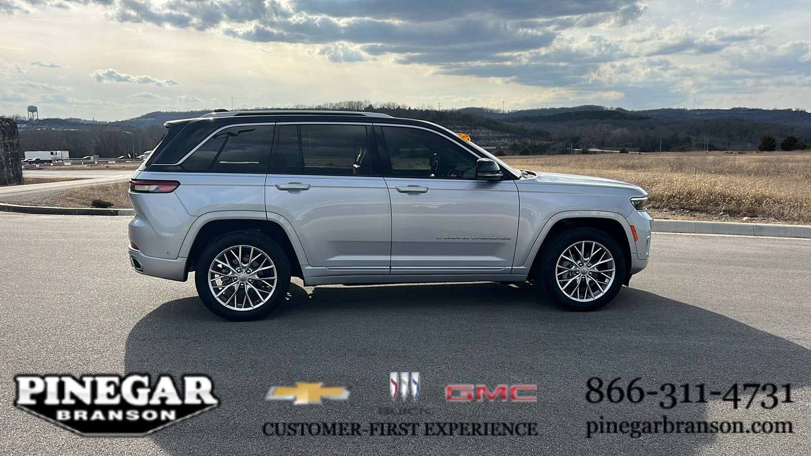 2022 Jeep Grand Cherokee Summit