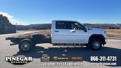 2026 GMC Sierra 3500 HD Chassis Cab Pro