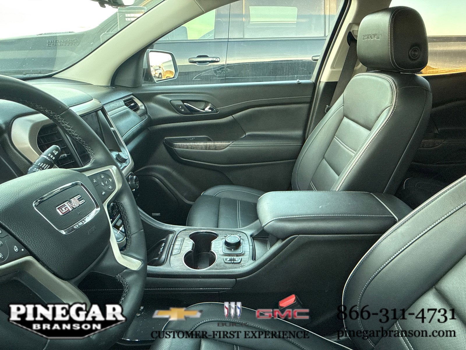 2023 GMC Acadia Denali