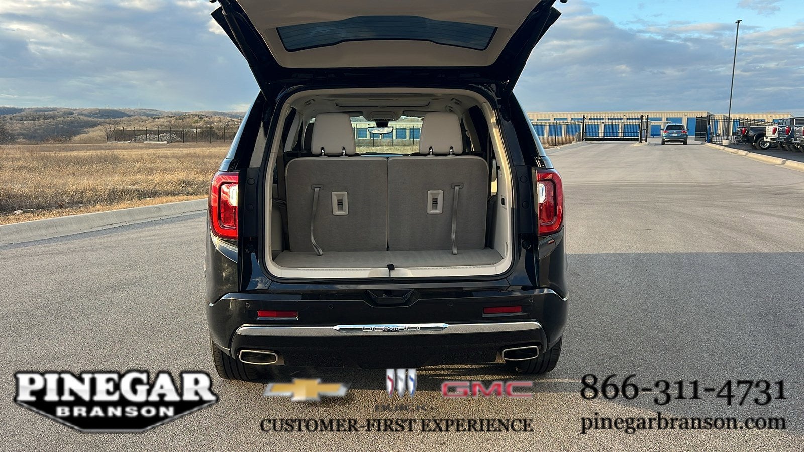 2023 GMC Acadia Denali