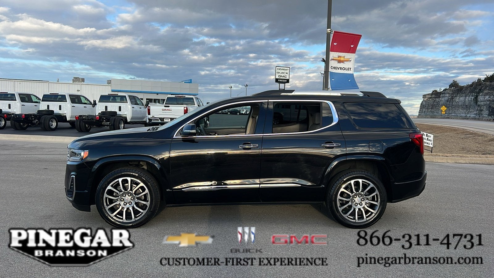 2023 GMC Acadia Denali