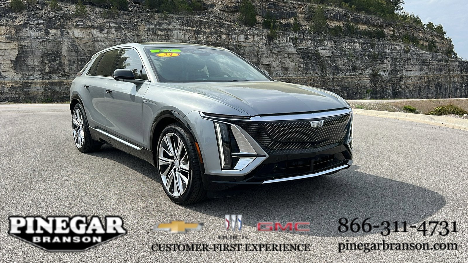 2024 Cadillac LYRIQ Luxury 3