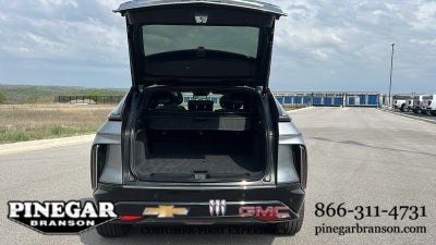 2024 Cadillac LYRIQ Luxury 3