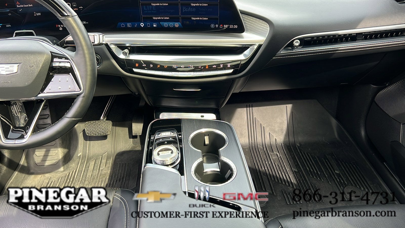 2024 Cadillac LYRIQ Luxury 3