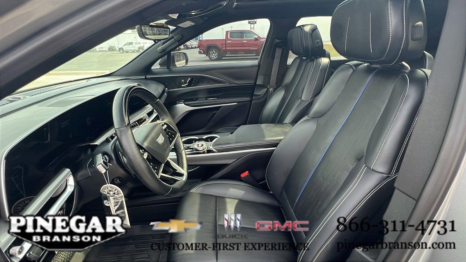 2024 Cadillac LYRIQ Luxury 3