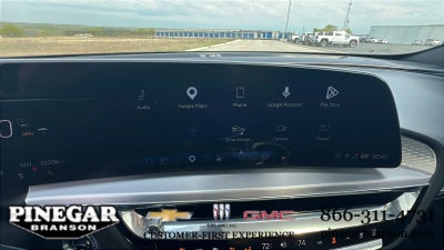 2024 Cadillac LYRIQ Luxury 3