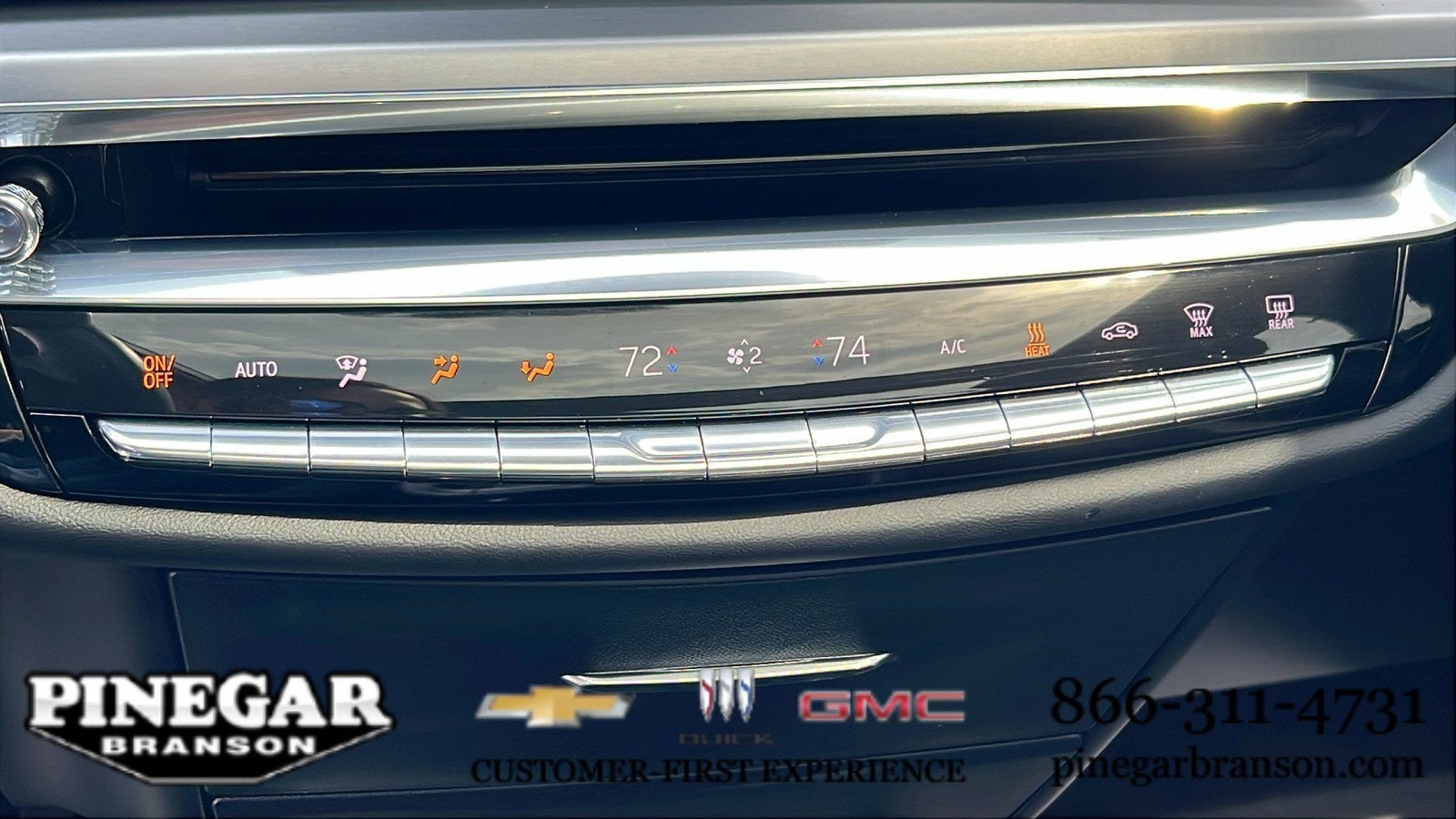 2024 Cadillac LYRIQ Luxury 3