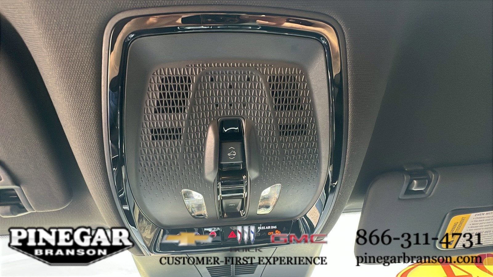 2024 Cadillac LYRIQ Luxury 3