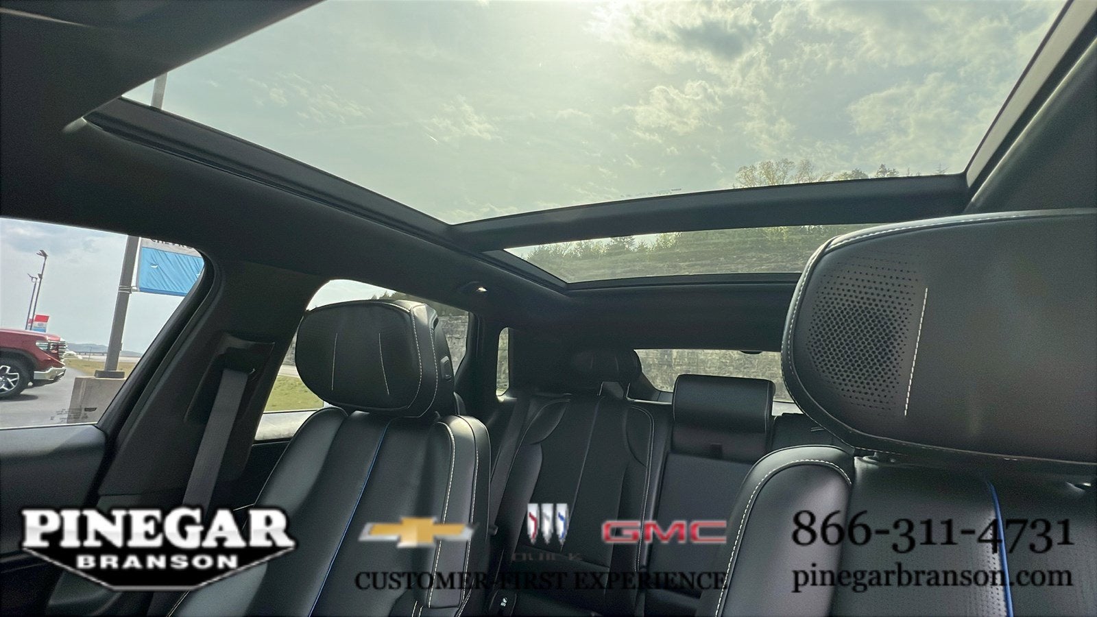 2024 Cadillac LYRIQ Luxury 3