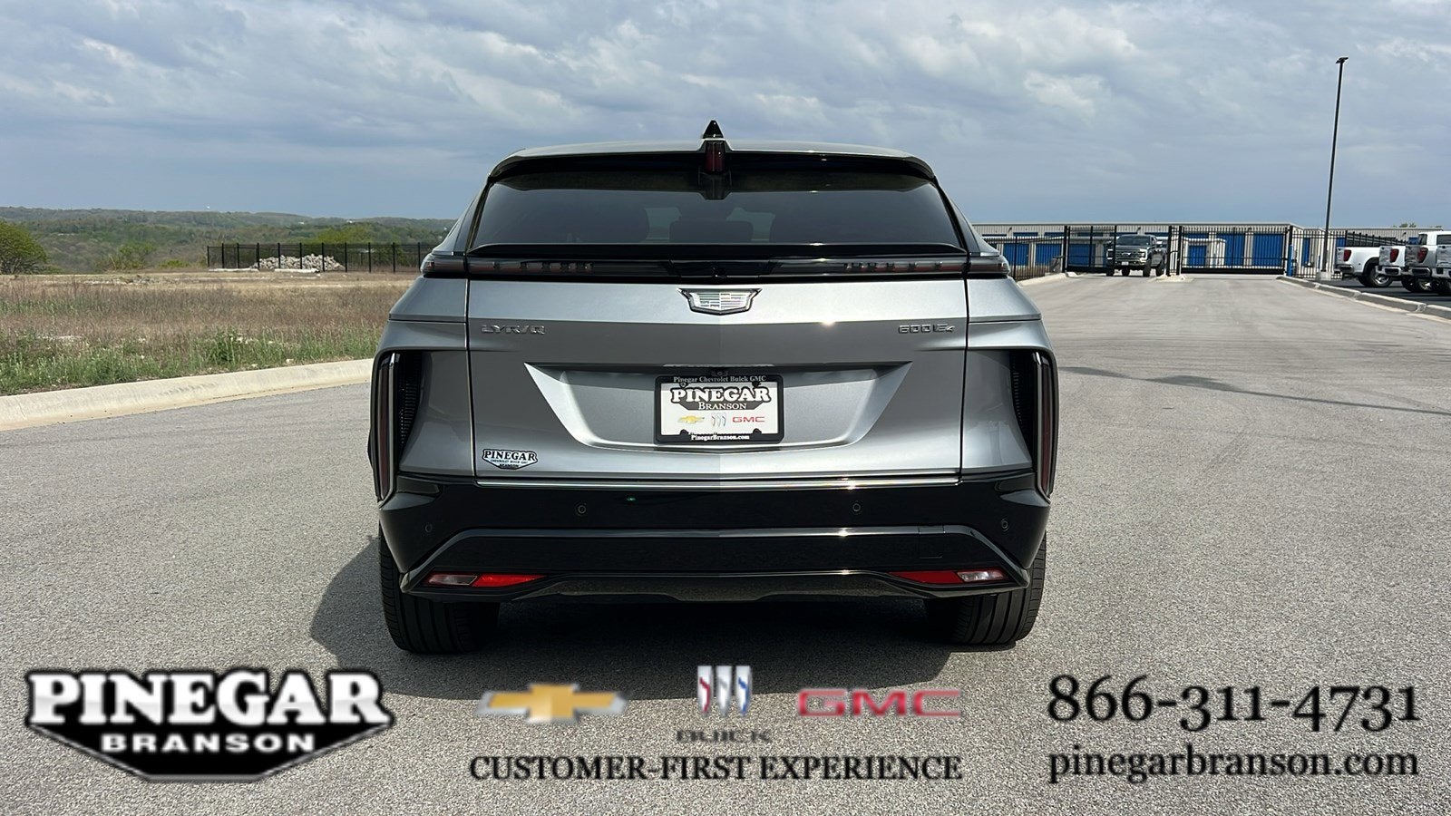 2024 Cadillac LYRIQ Luxury 3