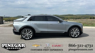 2024 Cadillac LYRIQ Luxury 3