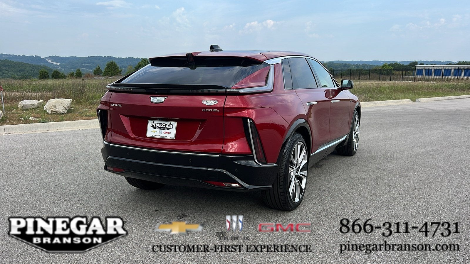 2025 Cadillac LYRIQ Luxury 3
