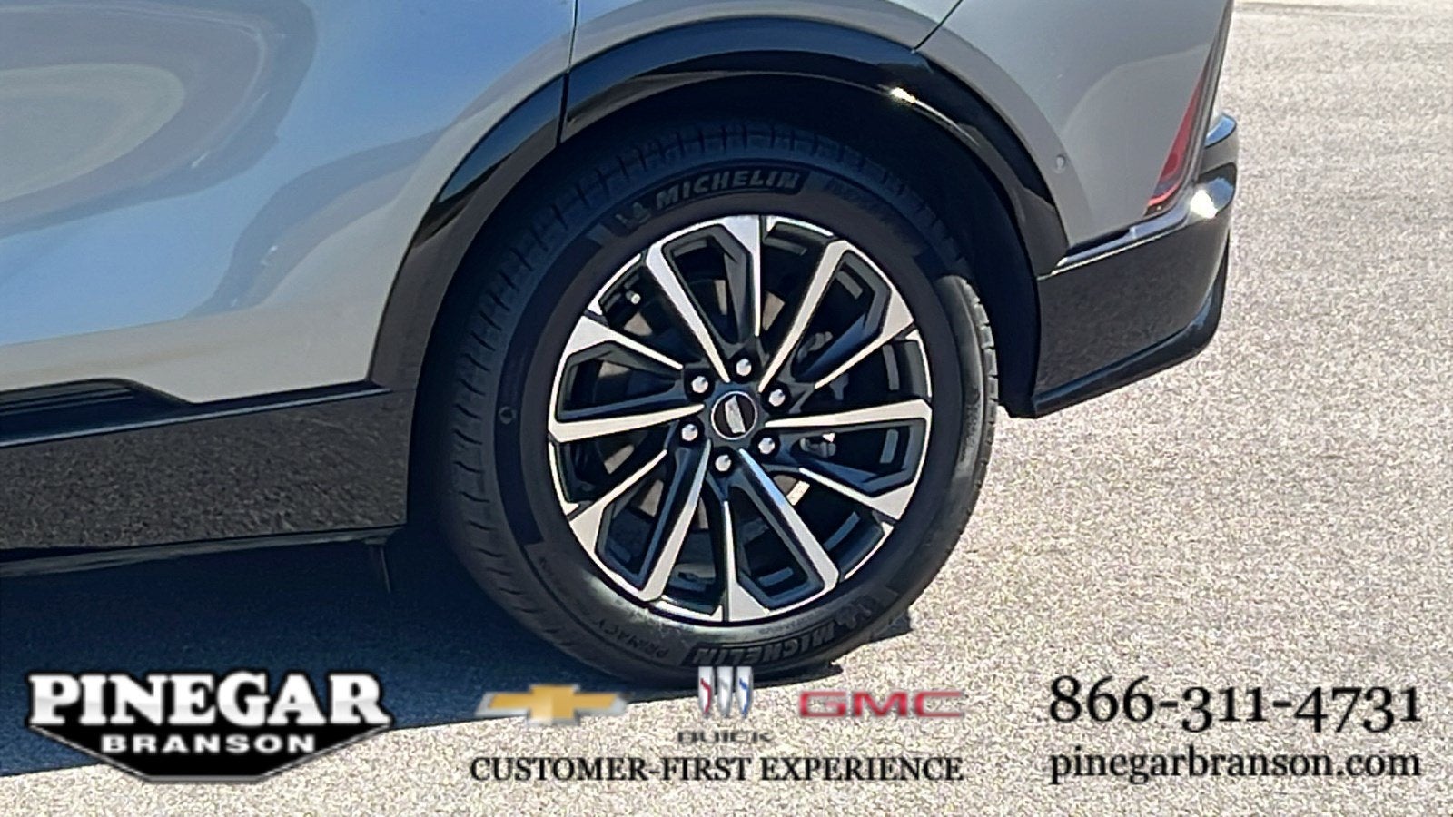 2024 Cadillac LYRIQ Sport 2