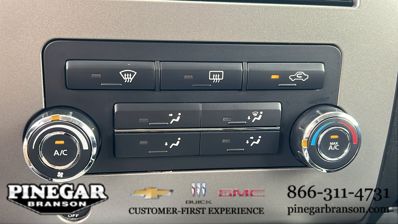 2012 Nissan Titan SV