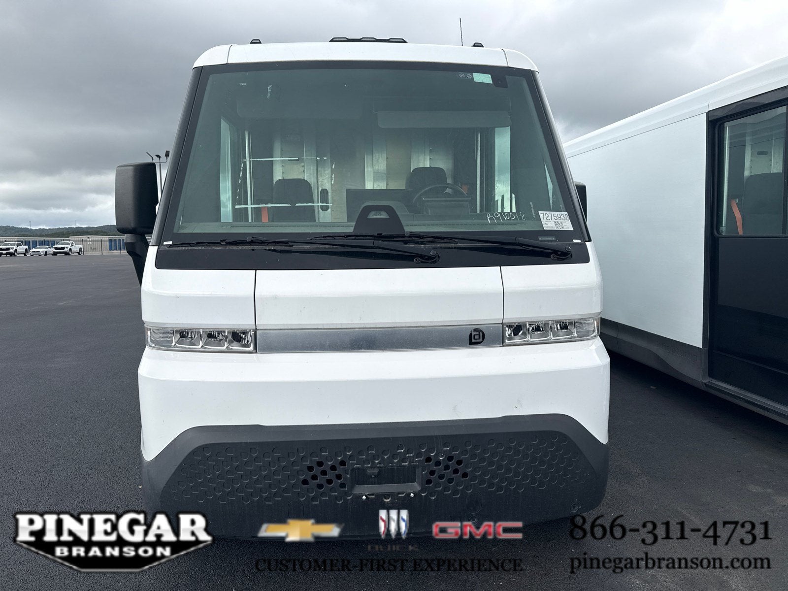 2024 BrightDrop Zevo 600 EJY
