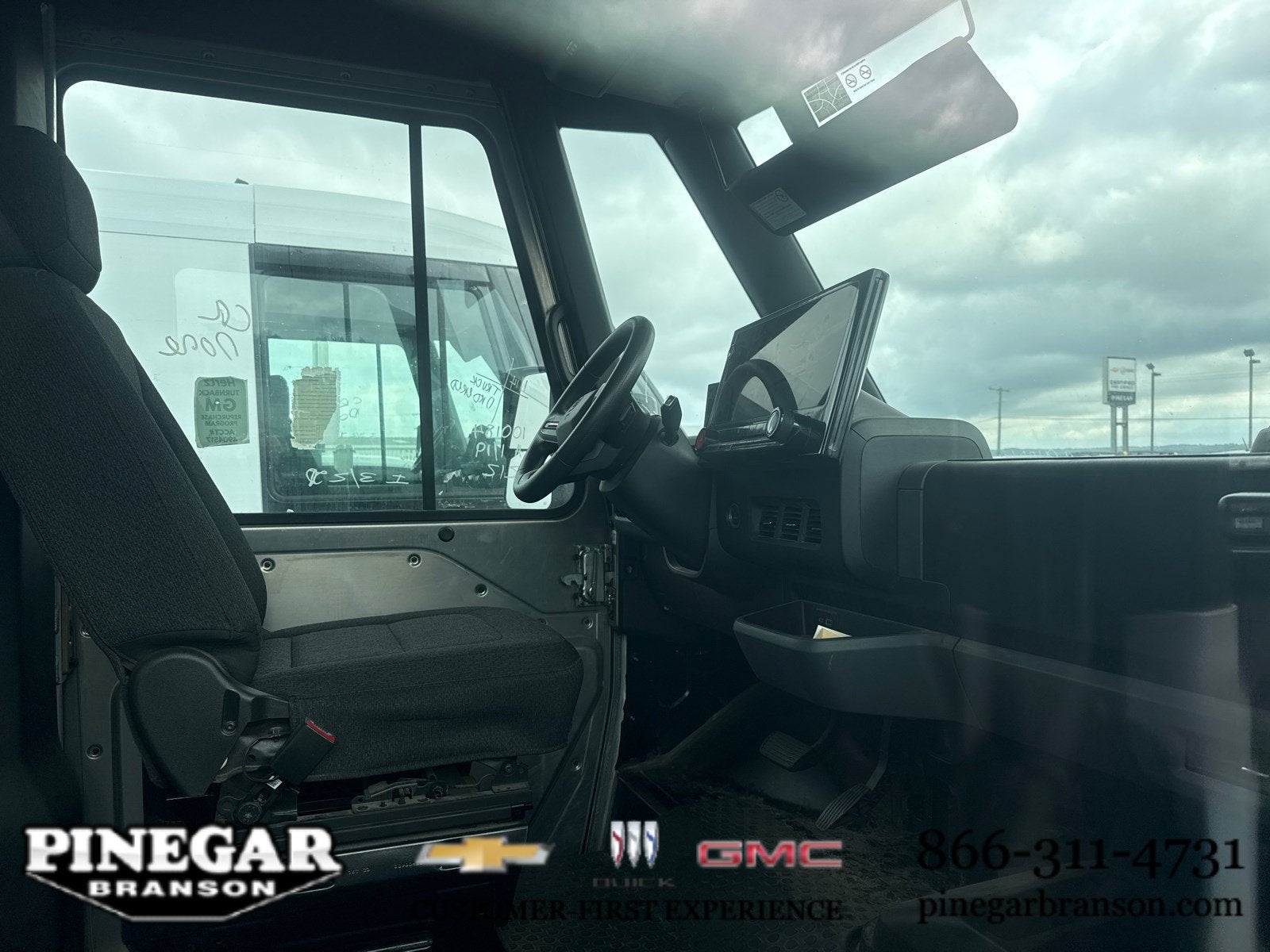 2024 BrightDrop Zevo 600 EJY