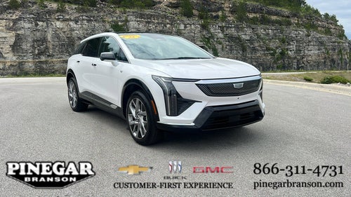 2025 Cadillac OPTIQ Luxury 2