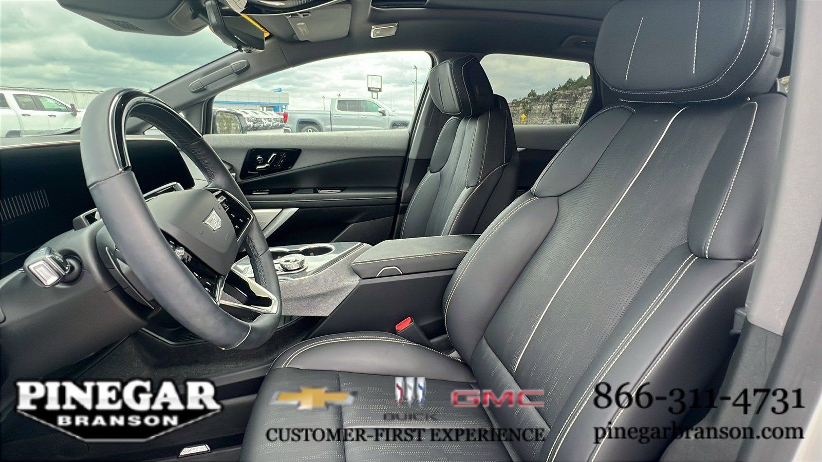 2025 Cadillac OPTIQ Luxury 2