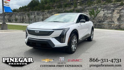 2025 Cadillac OPTIQ Luxury 2
