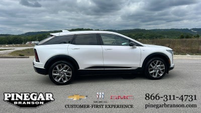 2025 Cadillac OPTIQ Luxury 2