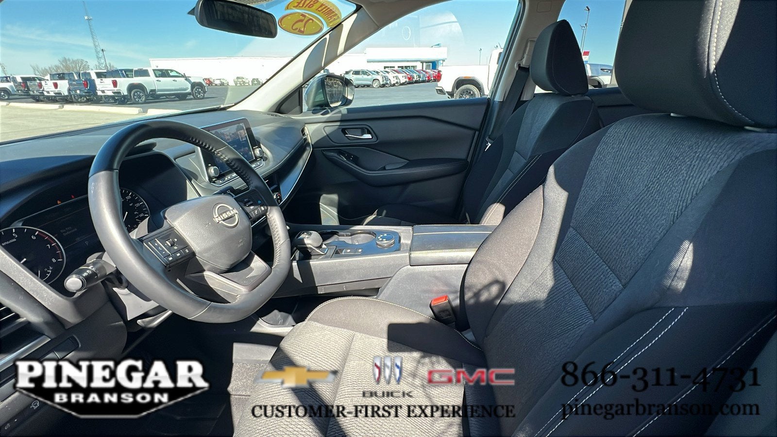 2025 Nissan Rogue SV