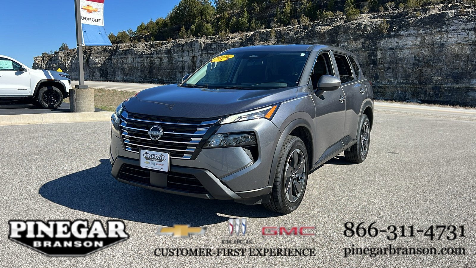 2025 Nissan Rogue SV