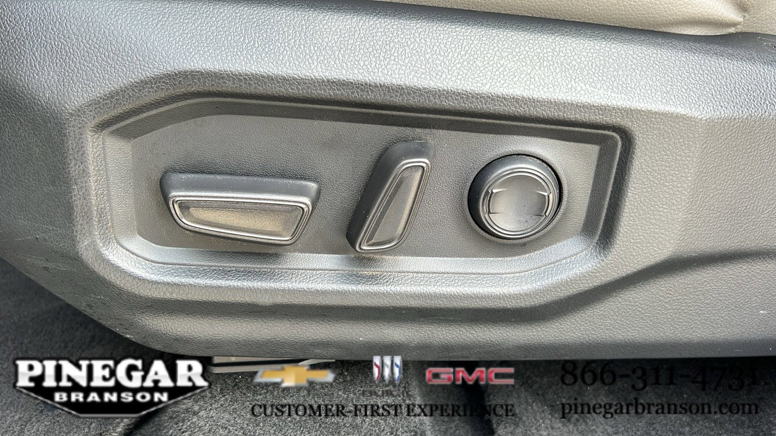 2023 Toyota Tundra 4WD SR5