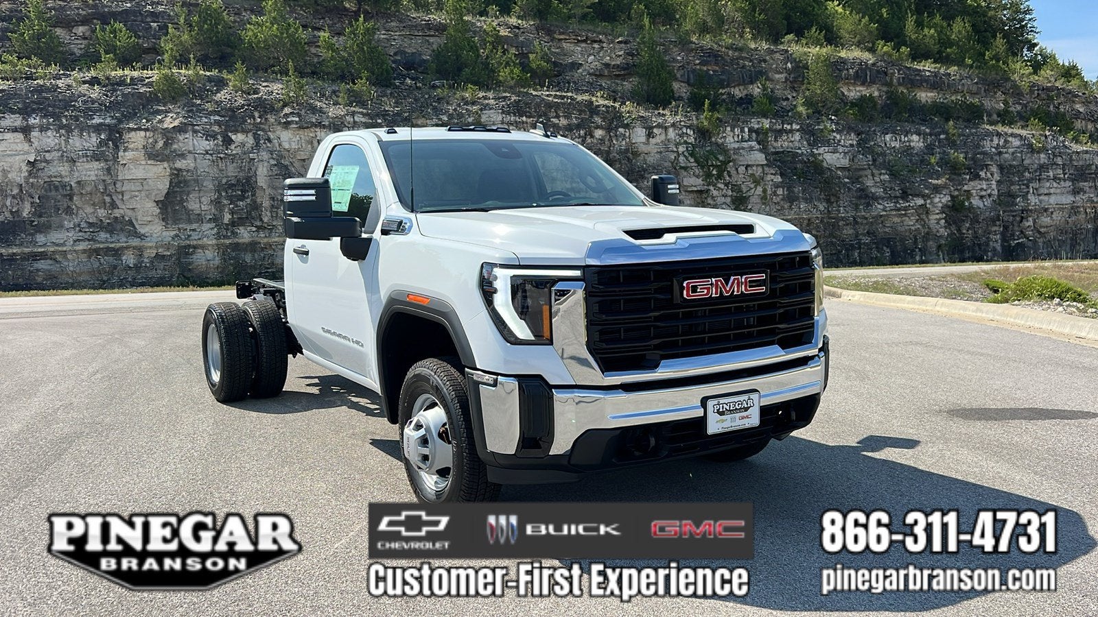 2026 GMC Sierra 3500 HD Chassis Cab Pro