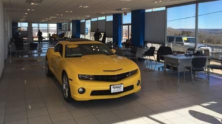 yellow car img